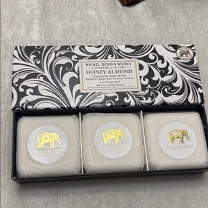 Michel Design Works Honey Almond Soap Set - White